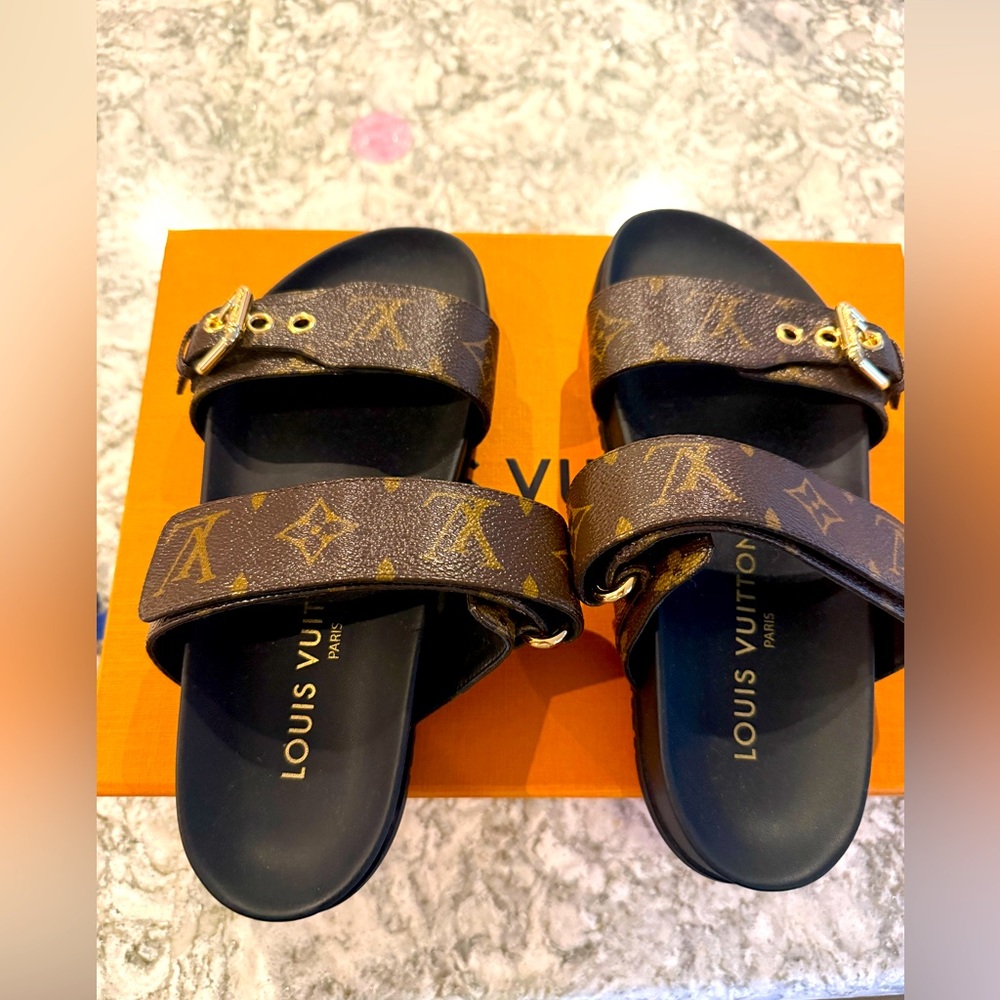 Louis Vuitton Bom Dia In Monogram Print